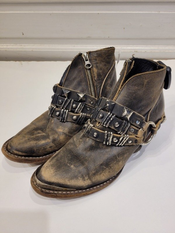 Producto - Botas RAPSODIA de cuero con tachas Talle 37 - PRECIO: 20X