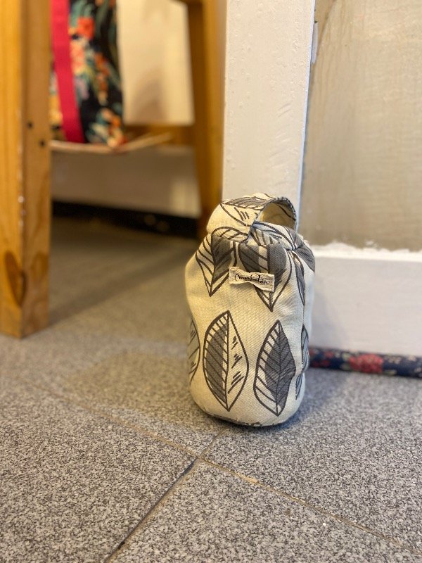 Producto - Stop door o pesa puerta hojas grises