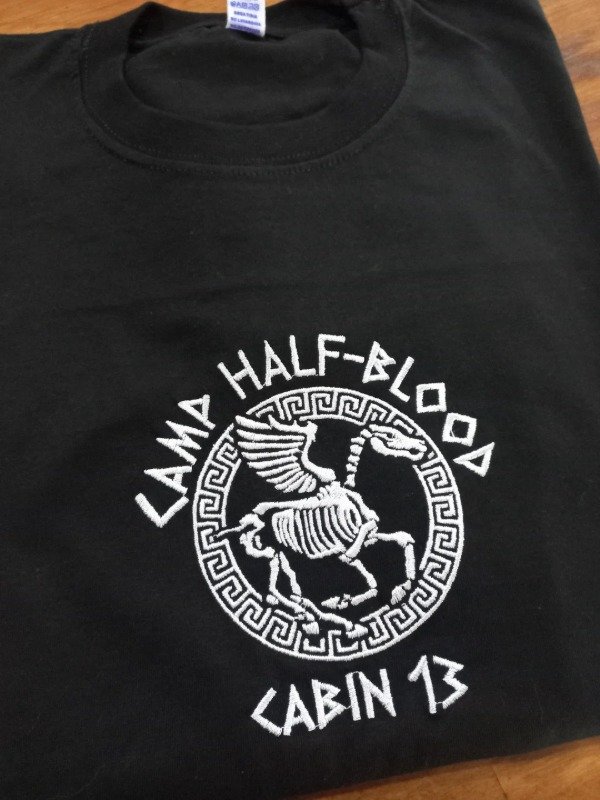 Producto - Remera Camp Half Blood (cabin 13)