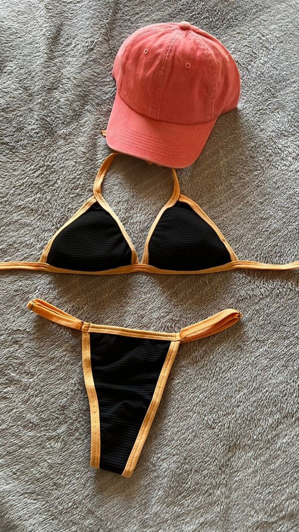 Producto - Bikini negro con salmón