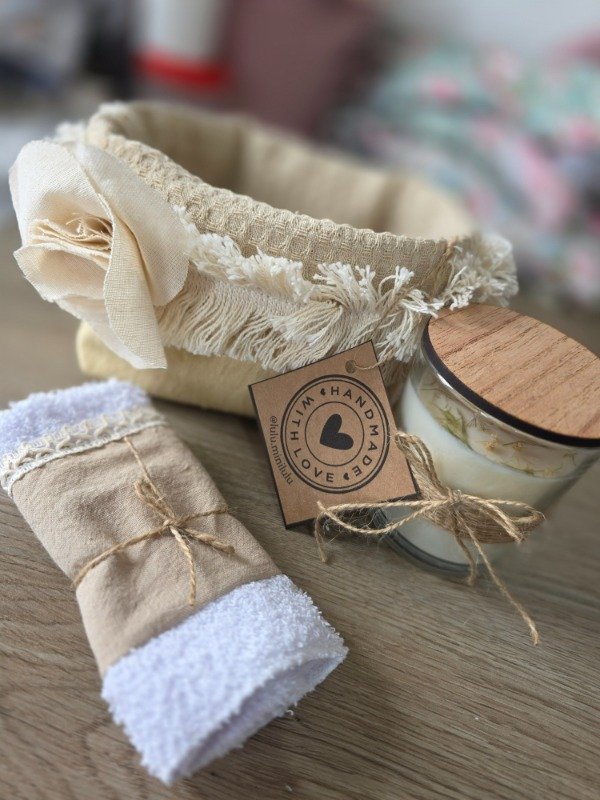 Producto - Contenedor con vela y toallita - 1
