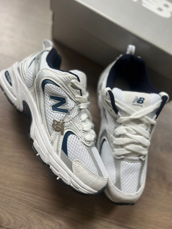 Producto - NEW BALANCE 530 BLANCAS / AZUL