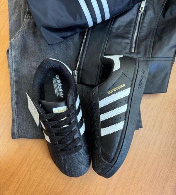 Producto - SUPERSTAR NEGRA