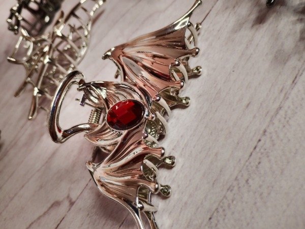 Producto - Broche murciélago plateado