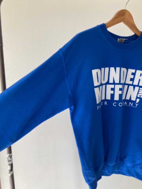 Buzo The Office Dunder Mifflin Azul — imagen 4