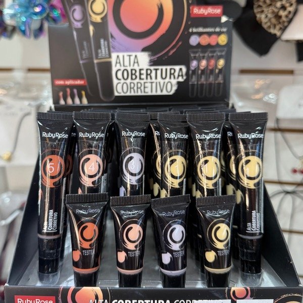 Producto - Corrector de Alta Cobertura Correctivo con Aplicador Ruby Rose