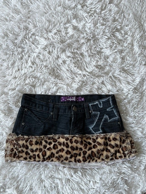 Super mini falda y2k fur print talla 36