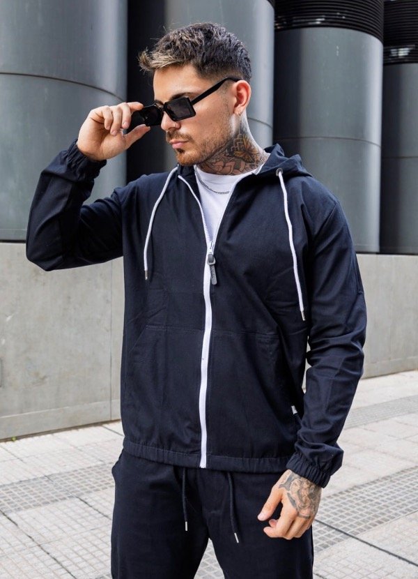 Producto - LÍNEA GABRIEL Campera gabardina con capucha lisa