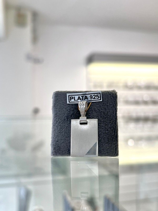 Producto - Medalla lisa con detalle en punta plata 925