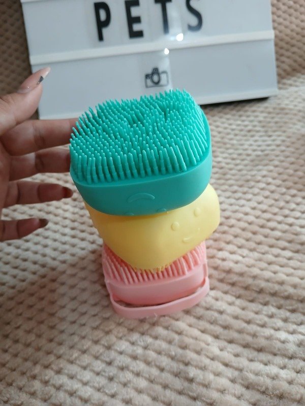 Producto - cepillo silicona para shampoo