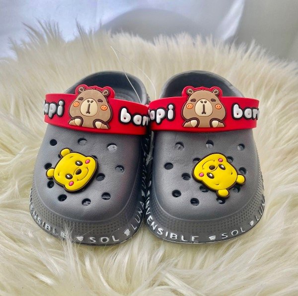 Producto - CROCS WINNIE POOH