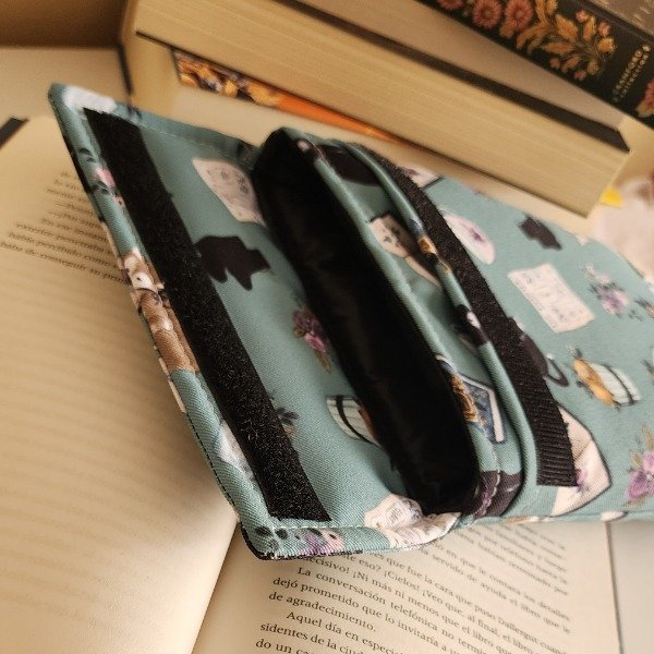 Producto - Funda para libros mediana Gatitos Verdes IMPERMEABLE - 2