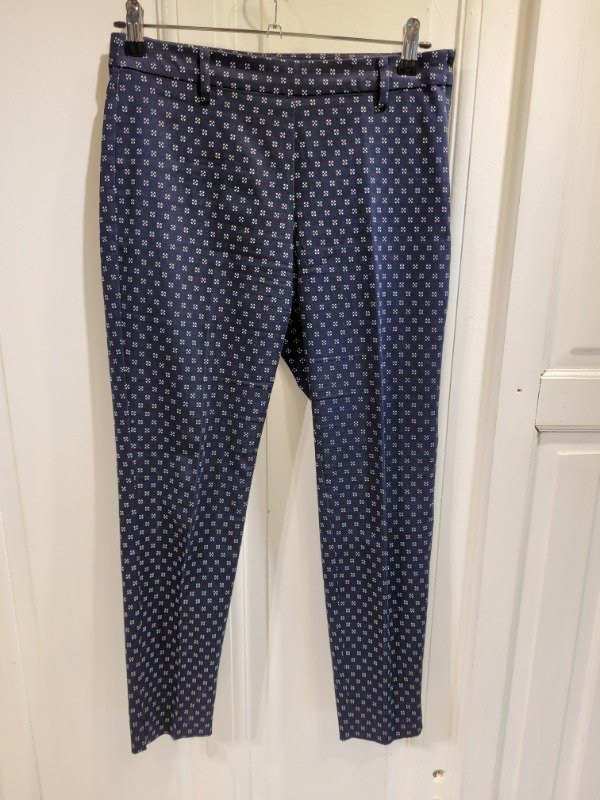 Producto - Pantalón sastrero HyM azul con detalles blancos Talle 36 - PRECIO: 50X