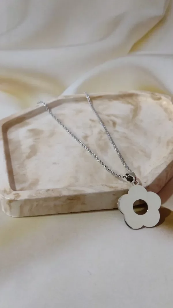 Producto - COLLAR FLOR AQ