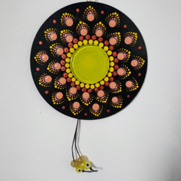 Producto - Mandala "Sol" en puntillismo sobre CD reutilizado