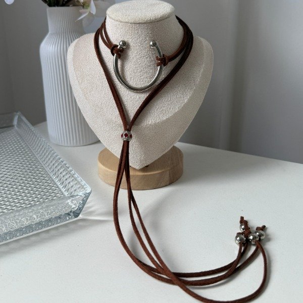 Producto - Collar de Gamuza - Úrsula