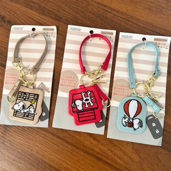 Producto - Llavero Snoopy Bordado