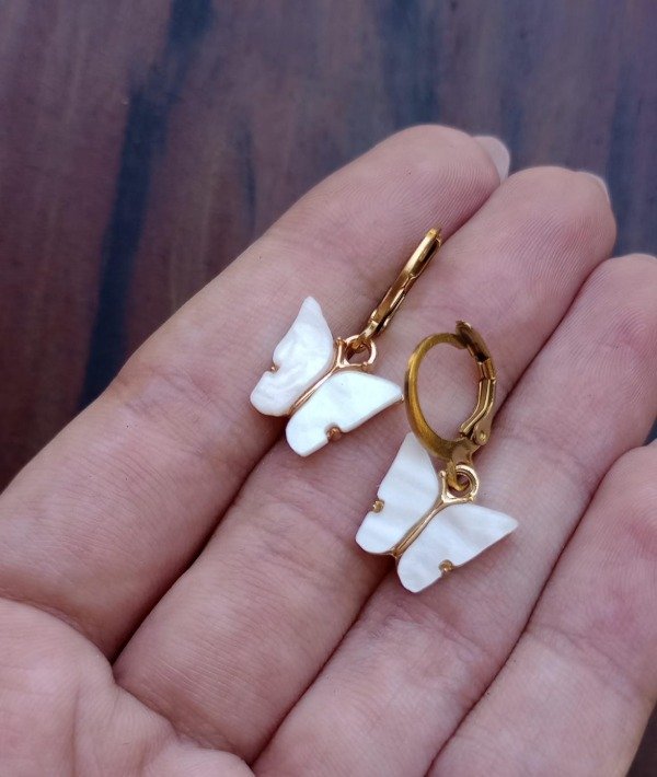 Producto - Aros Dorados con Mariposas - Blancas