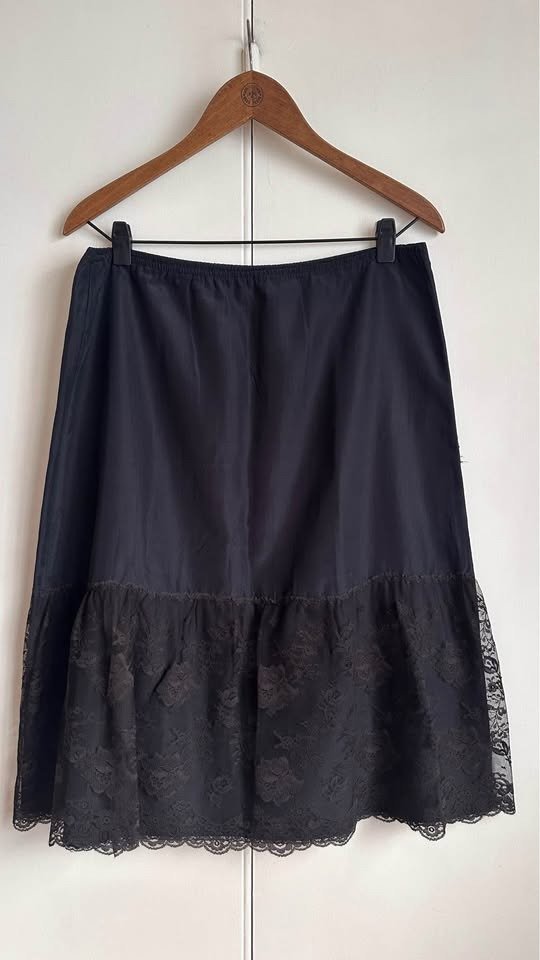 Producto - Falda raso y encaje Talle L