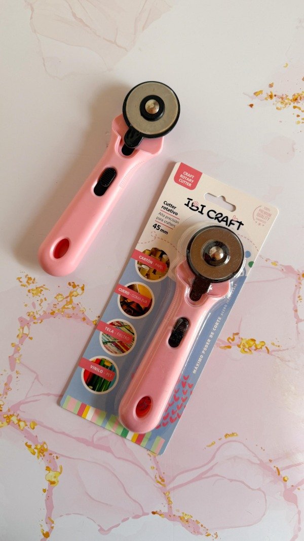 Producto - Cutter rotativo rosa