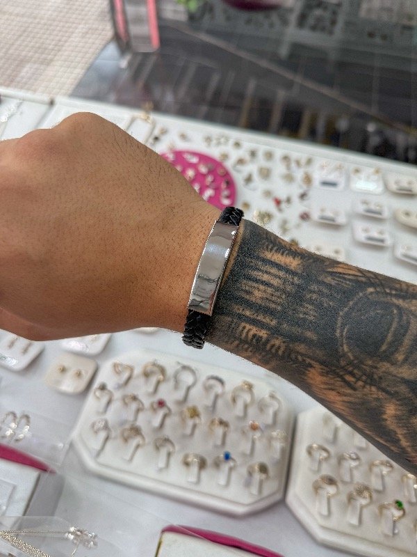Producto - Pulsera de cuero negro y acero (se puede grabar)