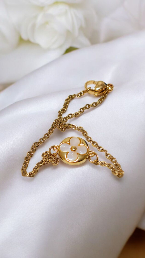 Producto - Pulsera flor nacarada