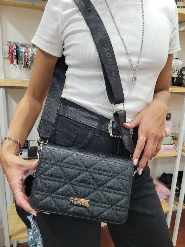 Producto - Bandolera Trendy con rombos