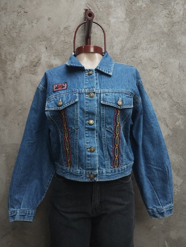 Producto - Campera crop bordada. (NUEVO)