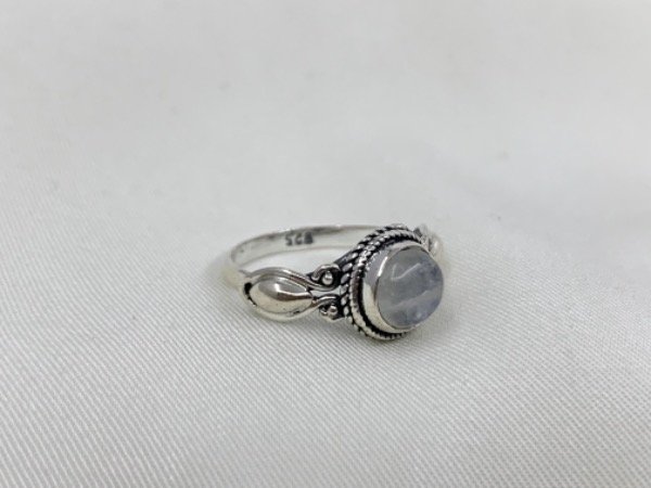 Producto - Anillo de plata con piedra de la luna MÓNACO