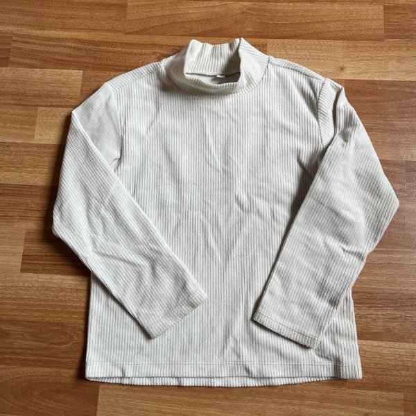Producto - Polera Uniqlo Plush Blanca 8A