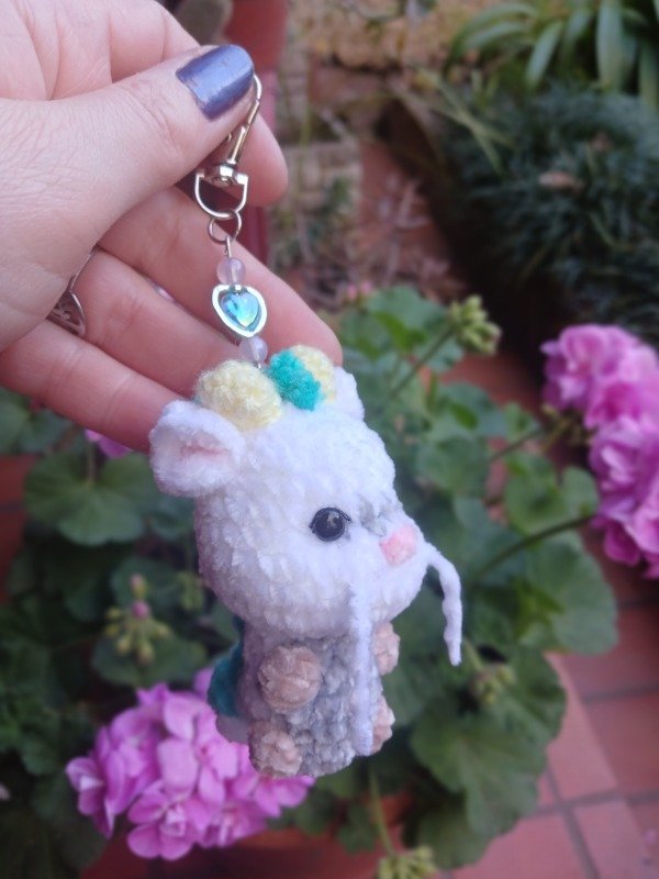 Producto - Haku  llavero chenille - 3
