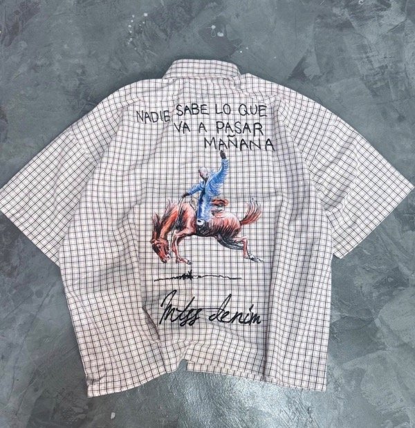 Producto - CAMISA BOXY BAD BUNNY