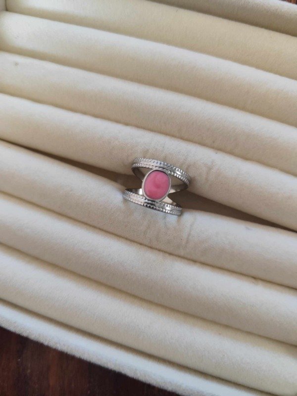 Producto - Anillo calado rosa. Acero quirúrgico.