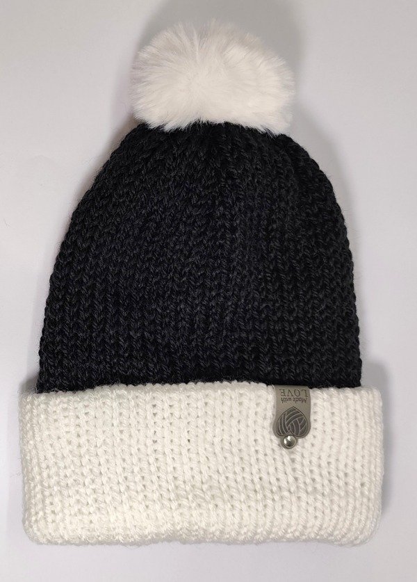 Producto - Gorro color negro y blanco (lana sedificada)