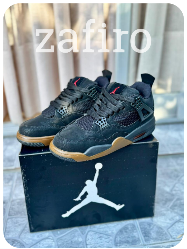 Producto - Jordan Retro Negro