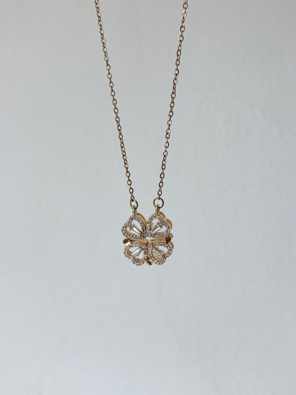 Producto - Collar trébol con imán (dorado)