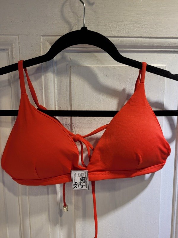 Producto - Corpiño de bikini colorado con tasa soft Talle S/M - PRECIO: 9X