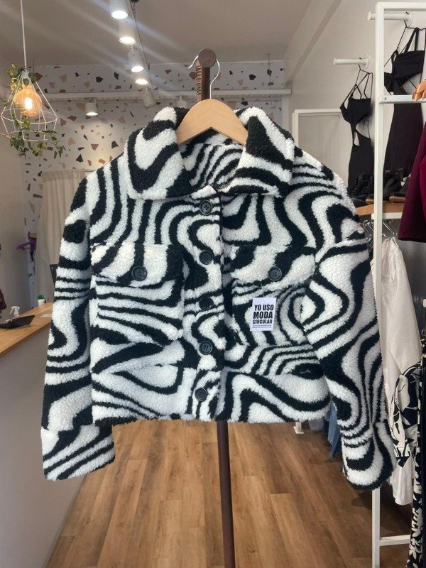 Producto - Tapado de peluchito rayado Nucleo talle S/M