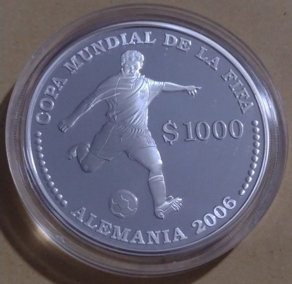 Producto - Uruguay 1000 pesos 2003. Mundial Alemania 2006 jugador (plata)