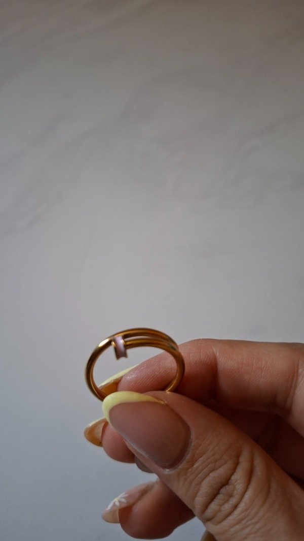 Producto - Anillo de acero dorado Zulma blanco