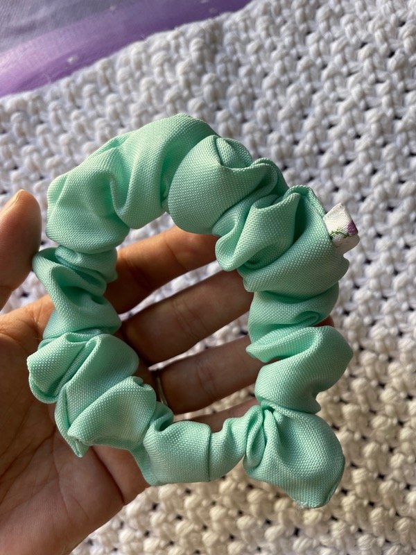 Producto - Scrunchie mini verde agua tropical