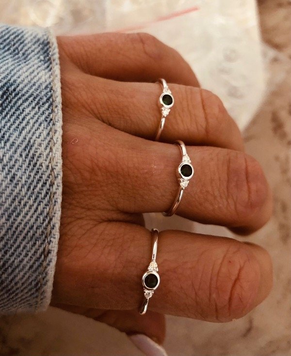 Producto - Anillo Estilo cintillo piedra verde Plata 925