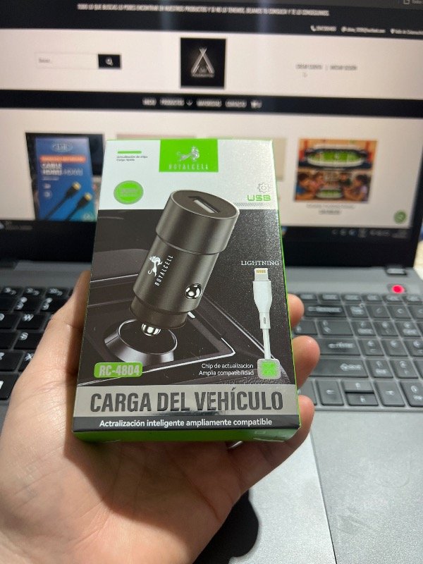 Producto - Cargador Royacell para auto + Cable Lightning