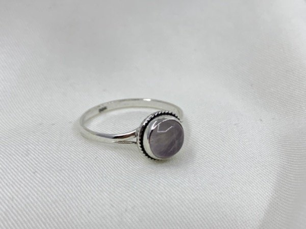 Producto - Anillo de plata con piedra cuarzo rosa PORTUGAL