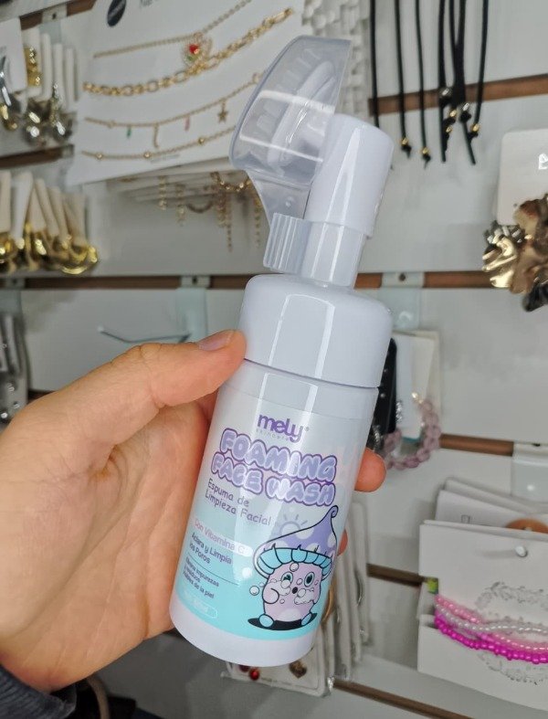 Producto - Espuma de limpieza facial