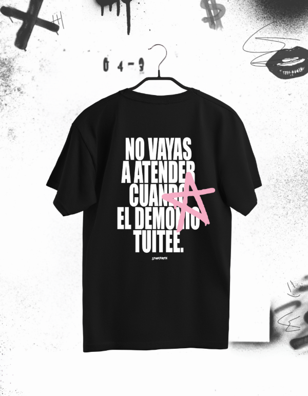 Producto - Remerón Lali - No vayas a atender cuando el demonio tuitee
