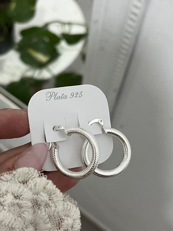 Producto - Aros argollas estilo cubanos con relieve 2.5cm