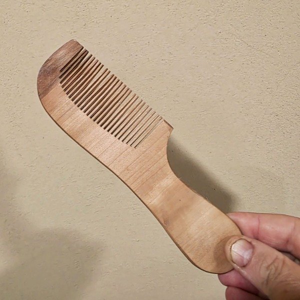 Producto - Peine con mango grande