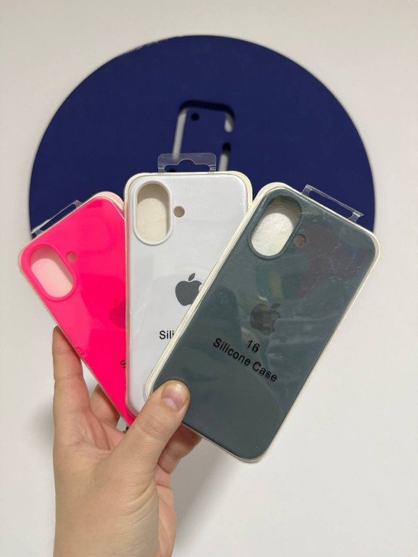 Producto - FUNDA SILICONE CASE CON LOGO IPHONE 16
