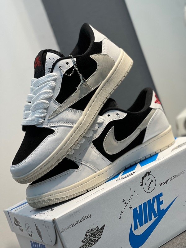 Producto - NIKE J. TRAVIS SCOTT N